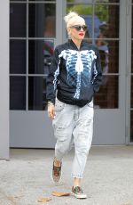 GWEN STEFANI Leaves a Studio in Los Angeles 10/31/2017