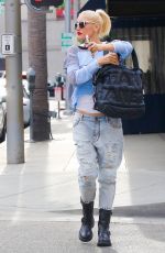GWEN STEFANI Out and About in Los Angeles 11/15/2017