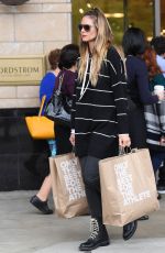 HEIDI KLUM Shopping at Nordstroms in Woodland Hills 11/12/2017