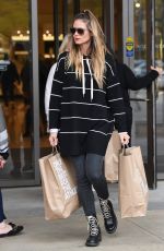 HEIDI KLUM Shopping at Nordstroms in Woodland Hills 11/12/2017
