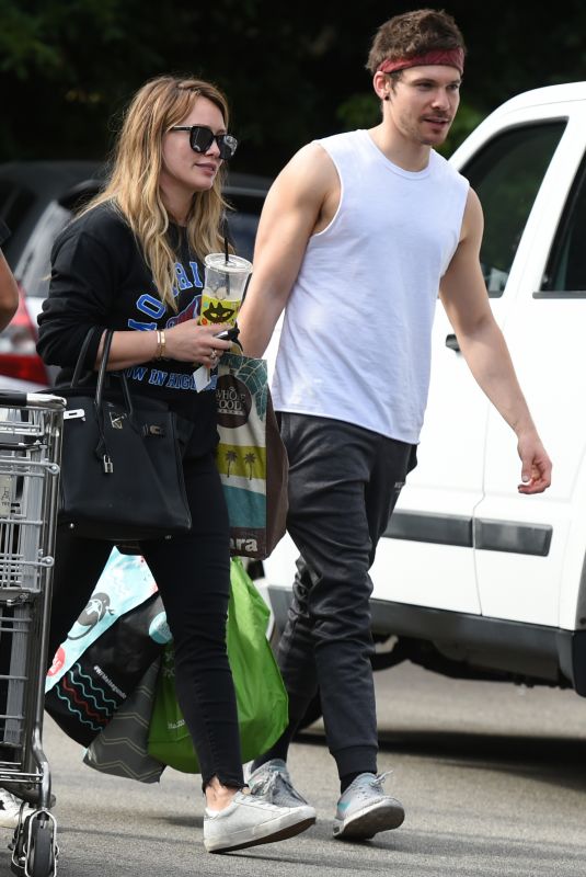 HILARY DUFF and Matthew Koma Out Shopping in Los Angeles 11/11/2017