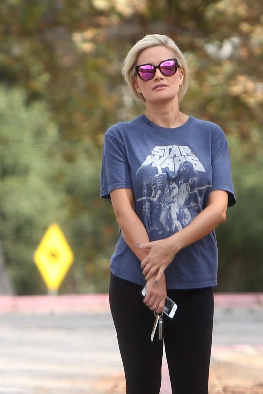 HOLLY MADISON Out Hiking at Old LA Zoo in Los Angeles 11/03/2017