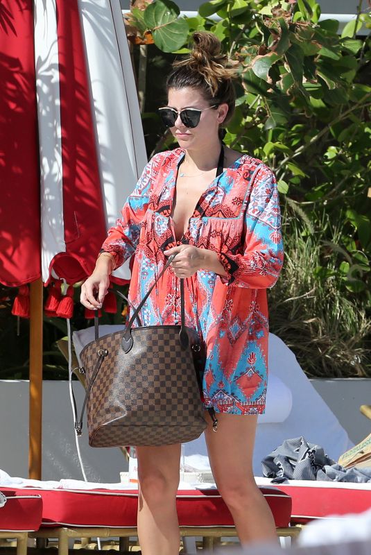 IMOGEN THOMAS at a Pool in Miami 11/17/2017