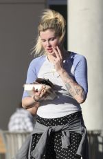 IRELAND BALDWIN Shopping at Organic Grocery Store in Los Angeles 11/21/2017