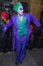 JANELLE MONAE Oerforms at 90