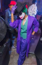 JANELLE MONAE Oerforms at 90