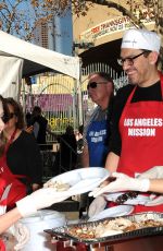 JEN LILLEY at Los Angeles Mission Thanksgiving Meal for the Homeless in Los Angeles 11/22/2017