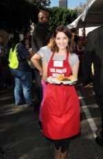 JEN LILLEY at Los Angeles Mission Thanksgiving Meal for the Homeless in Los Angeles 11/22/2017