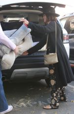 JENNA DEWAN Buys a Bed for Her Dog in Los Angeles 11/21/2017