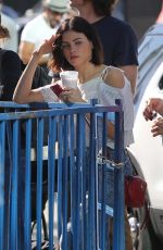 JENNA DEWAN Shopping at Farmers Market in Studio City 11/26/2017