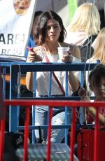 JENNA DEWAN Shopping at Farmers Market in Studio City 11/26/2017