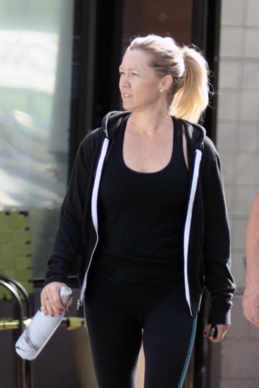 JENNIE GARTH Leaves a Gym in Los Angeles 11/13/2017