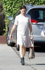 JENNIFER GARNER Heading to a Church in Brentwood 11/05/2017