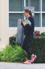 JENNIFER GARNER Out and About in Brentwood 11/27/2017