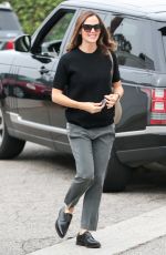 JENNIFER GARNER Out in Los Angeles 11/12/2017