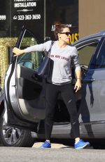 JENNIFER GARNER Out in Santa Monica 11/19/2017