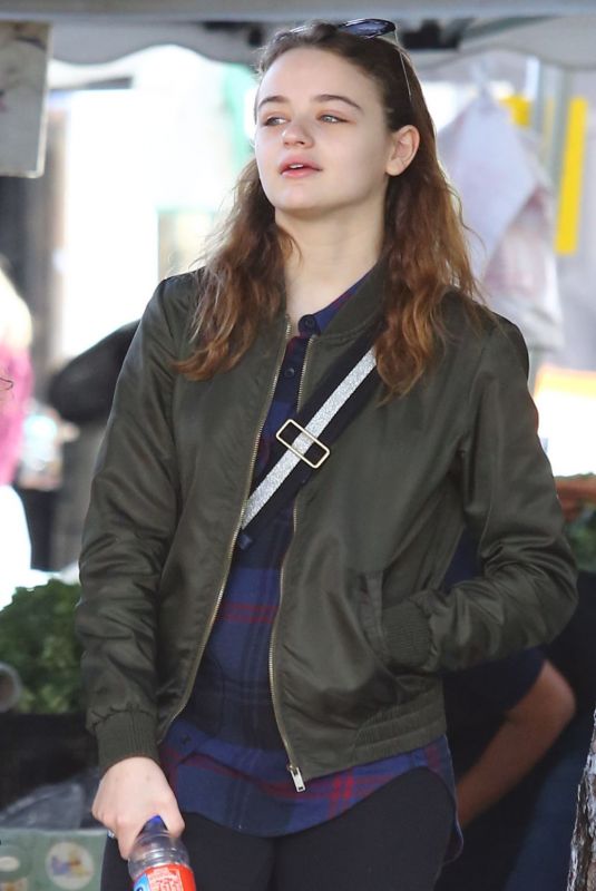 JOEY KING Shopping at Farmer