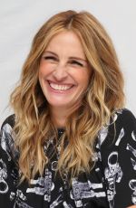 JULIA ROBERTS at Wonder Press Conference at Langham Hotel 11/05/2017
