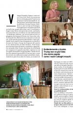 JULIANNE MOORE in Io Donna Del Corriere Della Sera Magazine, November 2017