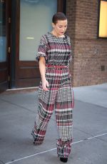 KATE HUDSON Leaves Her Hotel in New York 11/02/2017