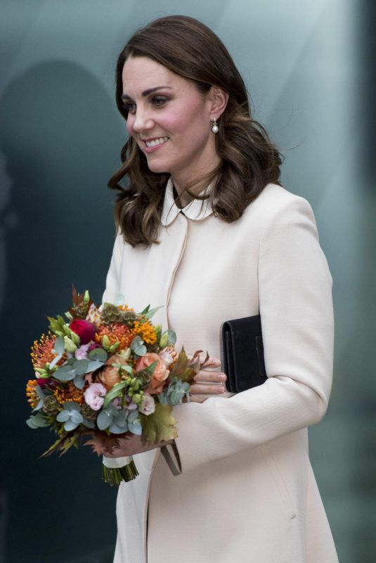 KATE MIDDLETON at Hornsey Road Children