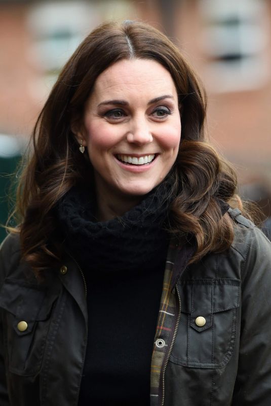 KATE MIDDLETON at Robin Hood Primary School in London 11/29/2017