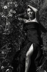 KATE WINSLET in Vanity Fair Magazine, Italy November 2017 Issue