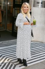 KATIE PIPER Laves BBC Radio 2 in London 11/25/2017