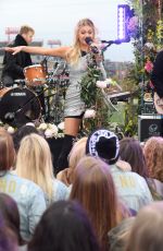 KELSE BALLERINI Performs at Good Morning America 11/08/2017