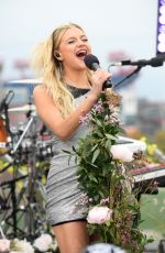 KELSE BALLERINI Performs at Good Morning America 11/08/2017