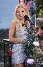KELSE BALLERINI Performs at Good Morning America 11/08/2017
