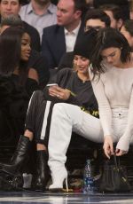 KENDALL JENNER at New York Knicks vs LA Clippers Game in New York 11/20/2017