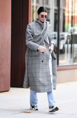 KENDALL JENNER in RIpped Jeans Out for Lunch in New York 11/20/2017
