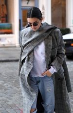 KENDALL JENNER in RIpped Jeans Out for Lunch in New York 11/20/2017