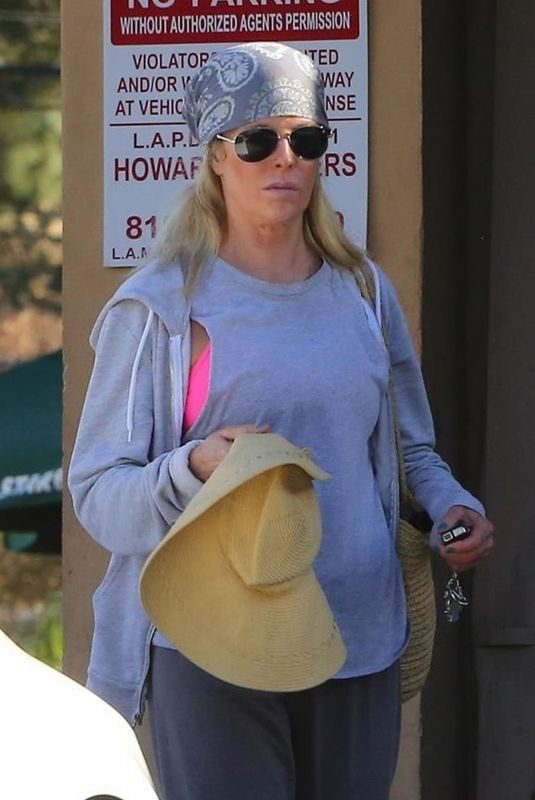KIM BASINGER Leaves Pilates Class in Los Angeles 11/09/2017