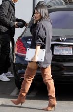 KOURTNEY KARDASHIAN Leavines a Studio in Los Angeles 11/17/2017