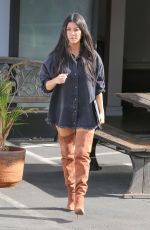 KOURTNEY KARDASHIAN Leavines a Studio in Los Angeles 11/17/2017