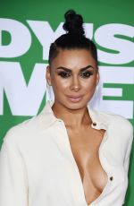 LAURA GOVANat Daddy’s Home 2 Premiere in Westwood 11/05/2017