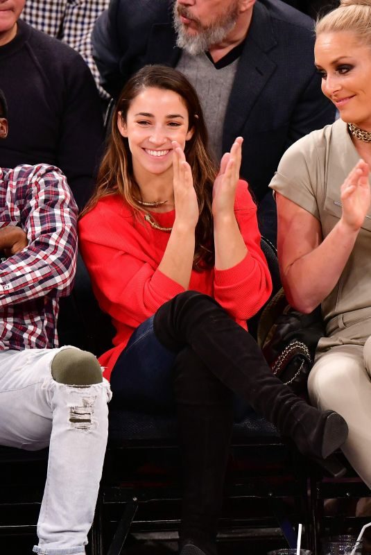 LINDSEY VONN at Houston Rockets vs New York Knicks Game in New York 11/01/2017