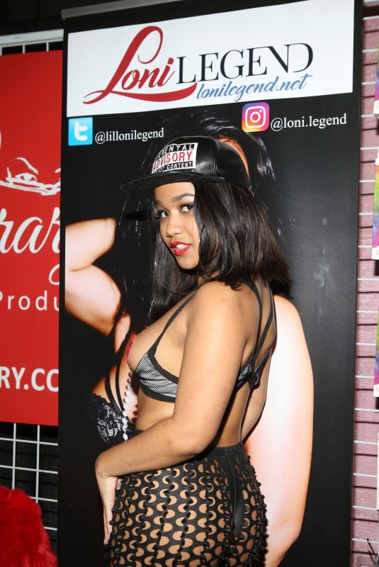 LONI LEGEND at Exxxotica Expo 2017 in New Jersey 11/03/2017