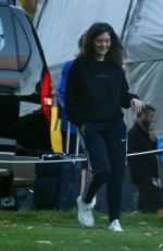 LORDE Arrives at Kings Park Ahead of Her Show in Perth 11/18/2017
