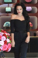 MARA TEIGEN Shopping Flowers in Beverly Hills 11/10/2017