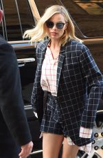 MARGOT ROBBIE Arrives at Her Hotel in New York 11/28/2017