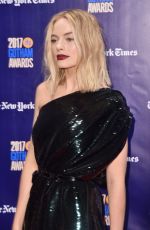 MARGOT ROBBIE at 2017 IFP Gotham Independent Film Awards in New York 11/27/2017