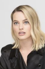 MARGOT ROBBIE at I, Tonya Press Conference 11/20/2017