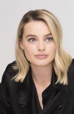 MARGOT ROBBIE at I, Tonya Press Conference 11/20/2017