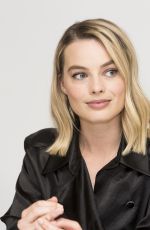 MARGOT ROBBIE at I, Tonya Press Conference 11/20/2017