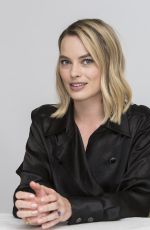 MARGOT ROBBIE at I, Tonya Press Conference 11/20/2017