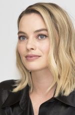 MARGOT ROBBIE at I, Tonya Press Conference 11/20/2017