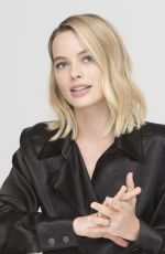 MARGOT ROBBIE at I, Tonya Press Conference 11/20/2017